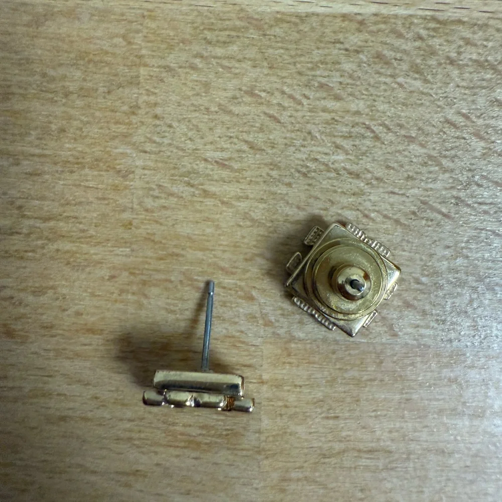 Tory Burch gold tone stud logo earrings - Picture 5 of 6